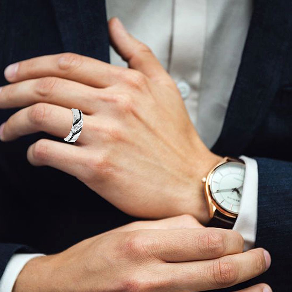 0.10 ct Men's Diamond Band in 14K Gold