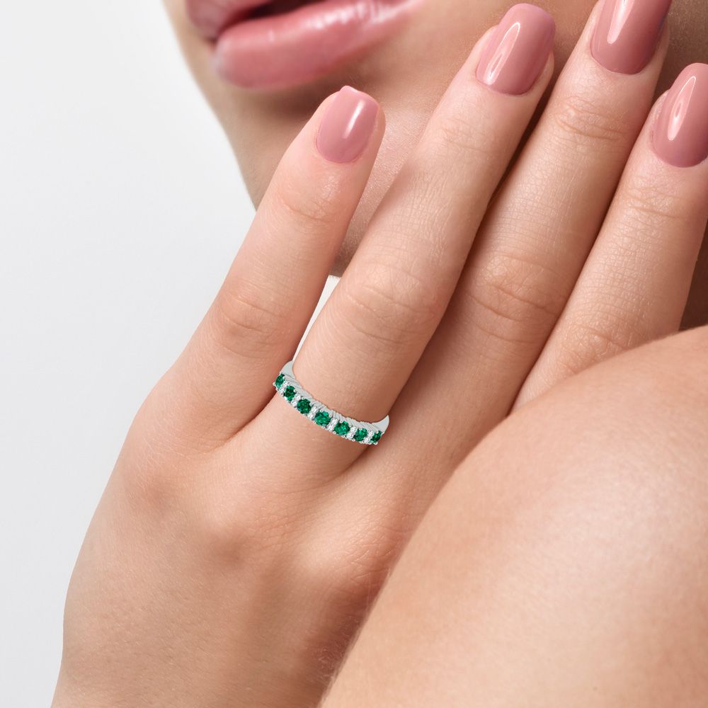 0.10 ct Emerald & Diamond Ring in 14K Gold